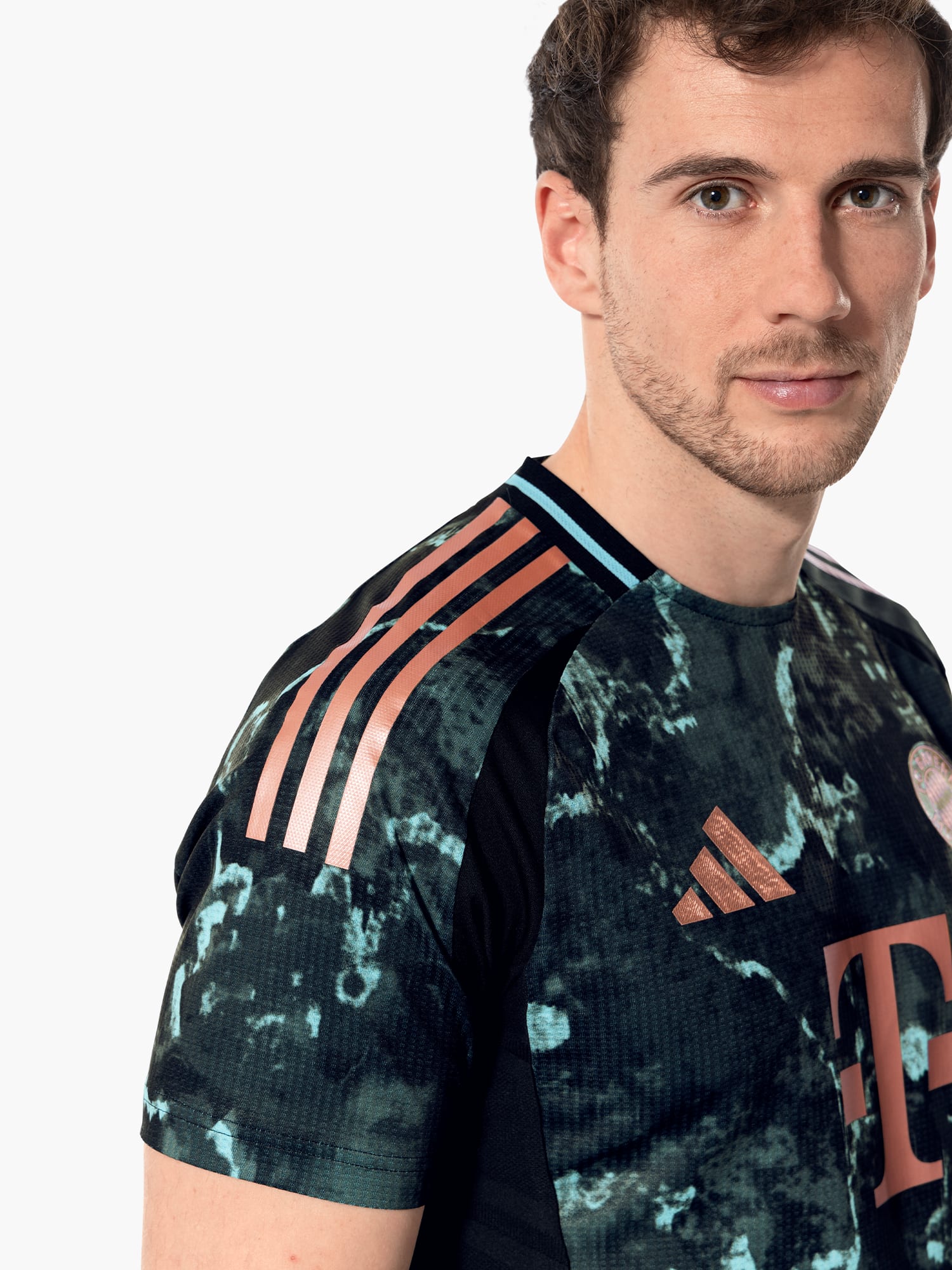 BAYERN MUNCHEN 24/25 Spieler-Auswärtstrikot